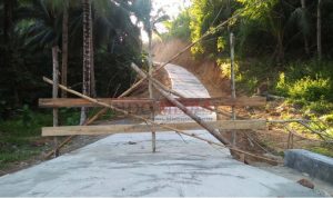 Jalan Beton Gunung Potong Mataindo Dan Mataindo Utara Tahap Finishing