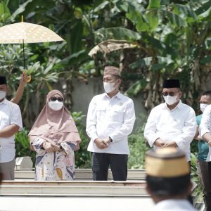 Bupati dan Wabup Ziarah ke Makam Tokoh Pemekaran Kabupaten Bolsel