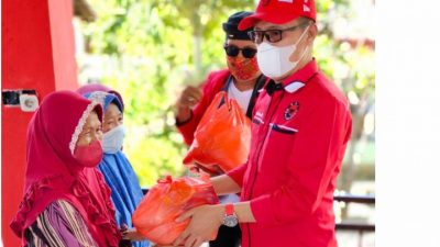 DPC PDIP Bolsel Gelar Baksos Bagi-Bagi Sembako