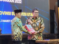 Tepat Waktu! Bupati Iskandar Kamaru Serahkan LKPD Unaudited 2022 kepada BPK-RI