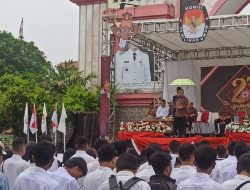 KPU Bolsel Gelar Pelantikan Pantarlih dan Apel Akbar Coklit Pilkada Serentak 2024