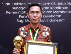 HEBAT! Diterima Bupati Iskandar Kamaru, Pemkab Bolsel Raih UHC Awards 2024